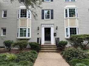 Building Photo - Arlington Abode: Modern Comfort and Urban ...