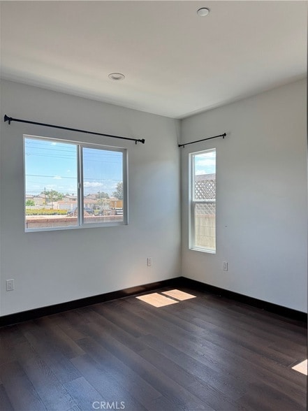 Building Photo - 5830 N Vista St
