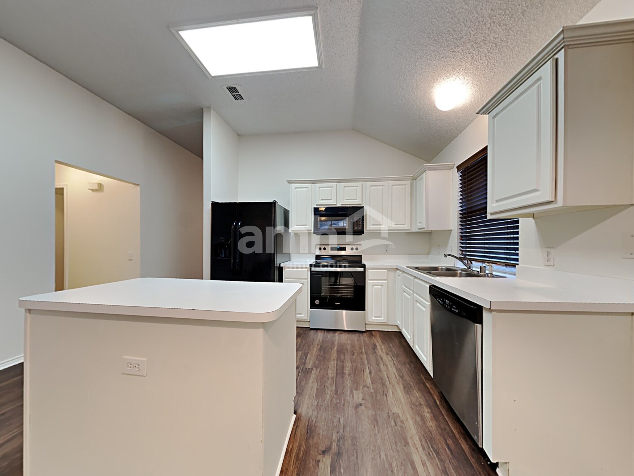 Building Photo - 933 Paddington Dr E