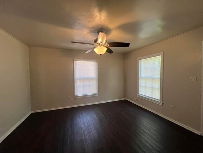 Building Photo - 2224 Cumberland Ave