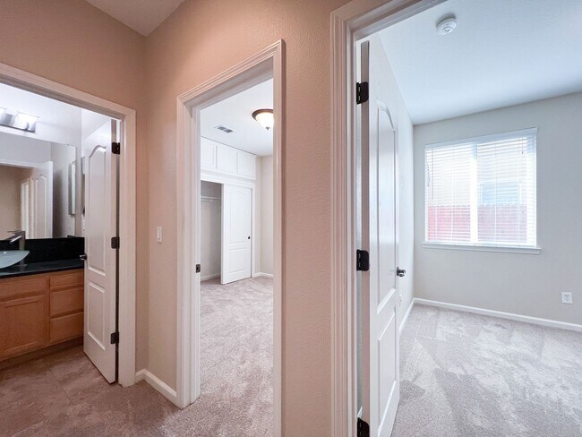 Building Photo - West Sacramento Gem with 3 Bedrooms & 2 Ba...