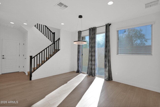 Building Photo - 5819 W Pueblo Ave