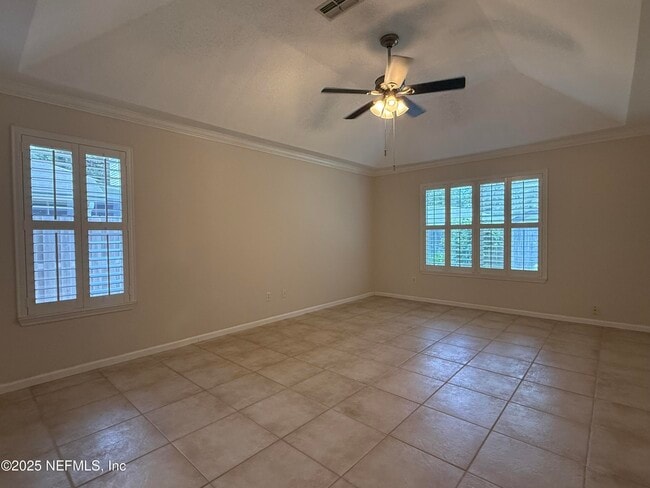 Building Photo - 12196 Lake Fern Dr