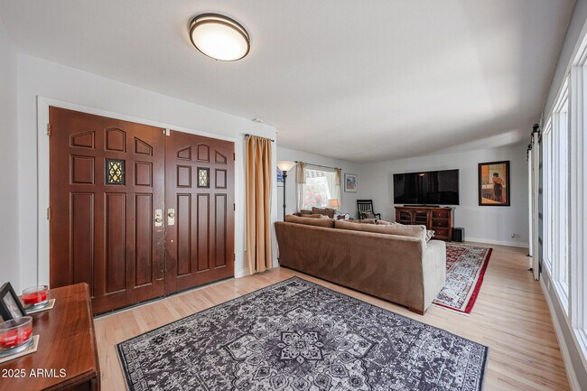 Building Photo - 601 E Forest Hills Dr