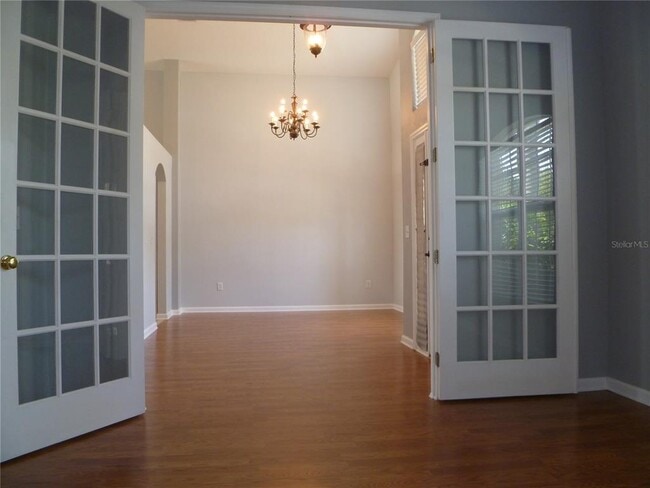 Building Photo - 6936 Cohasset Cir