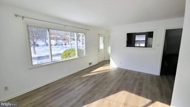 Building Photo - 12217 Valleywood Dr