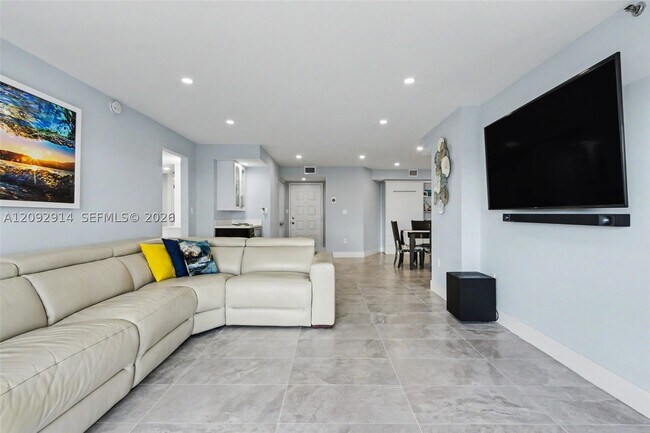 Building Photo - 1201 S Ocean Dr