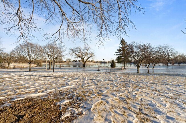 Building Photo - 17 Parkside Ct