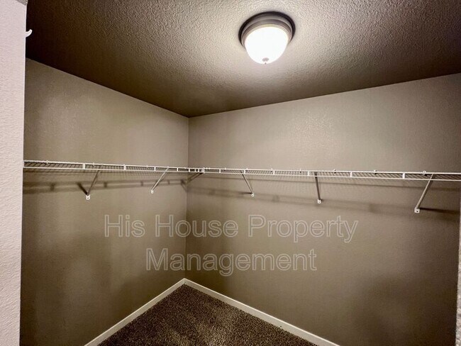 Building Photo - 3218 San Carlo Ave
