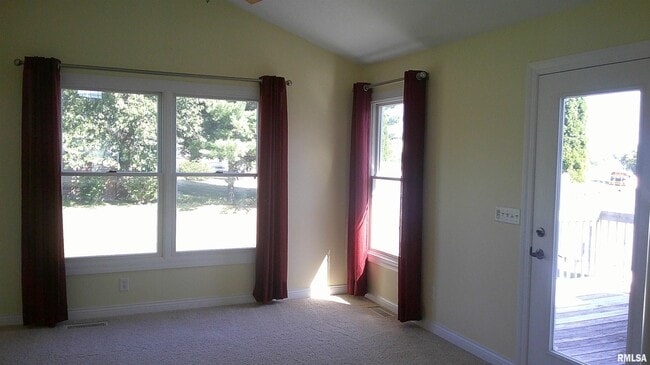 Building Photo - 3011 Belmont Pl