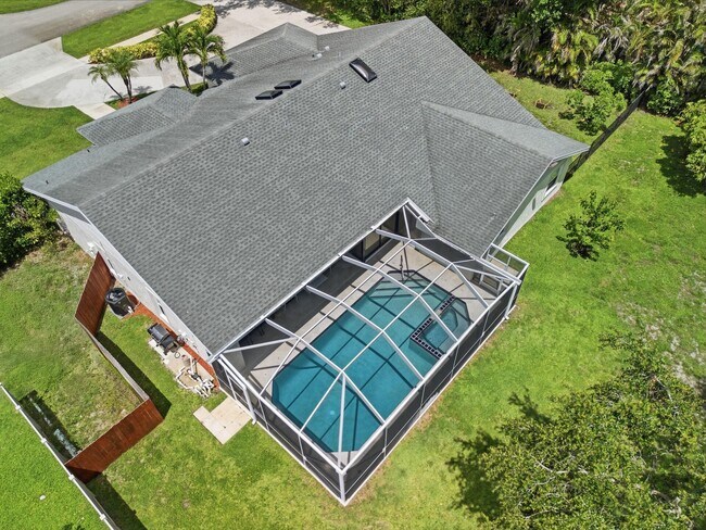 Building Photo - 15600 Rolling Meadows Cir