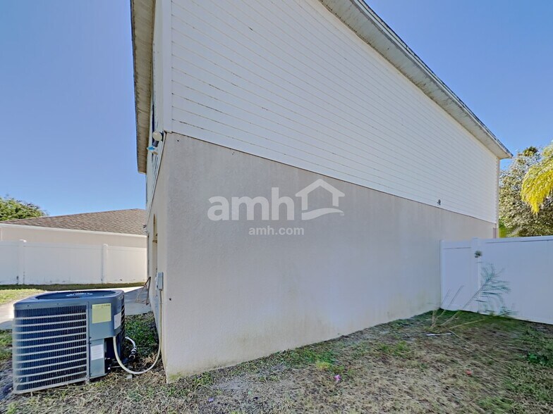 Building Photo - 10421 Opus Dr