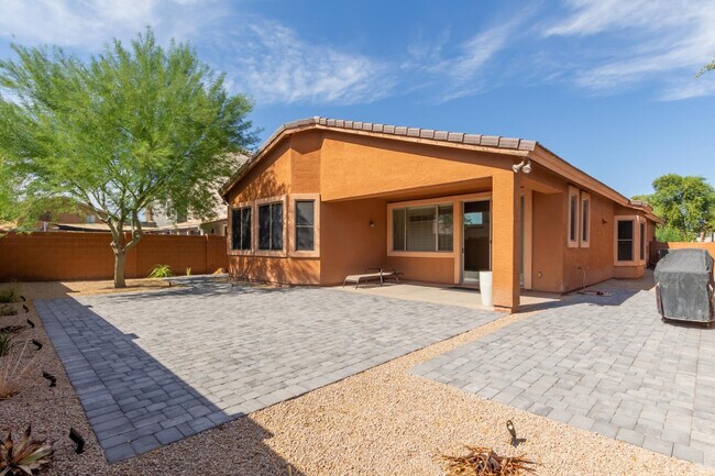 Building Photo - 15273 W Edgemont Ave