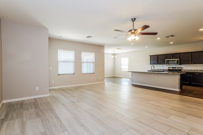 Building Photo - 37317 W Bello Ln