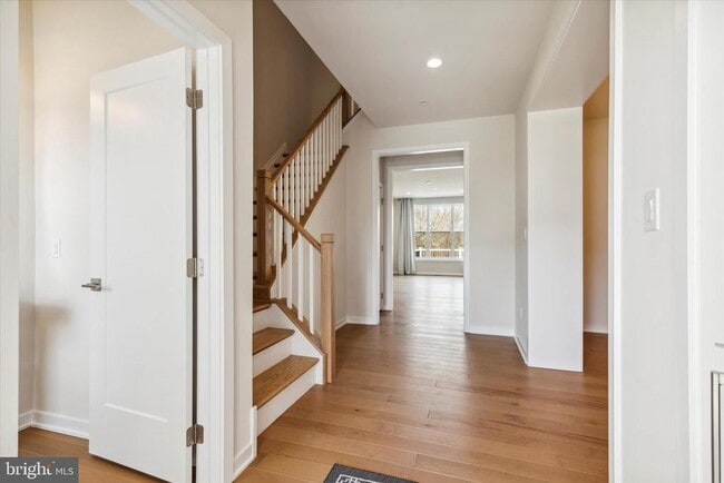 Building Photo - 15 Tamarack Cir