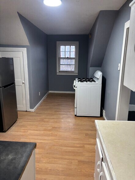 Building Photo - 721 Sumner St