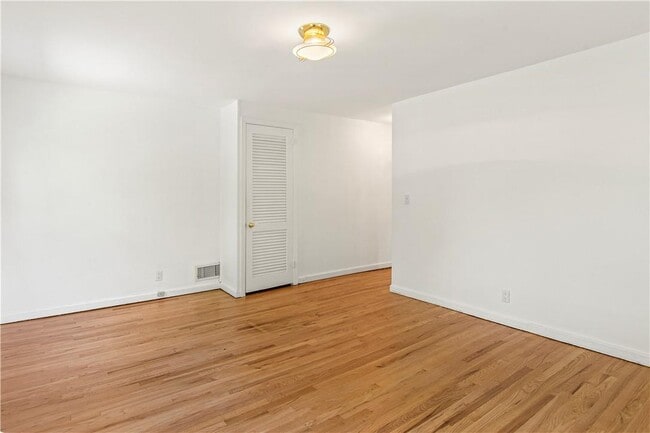 Building Photo - 372 Heathcote Rd
