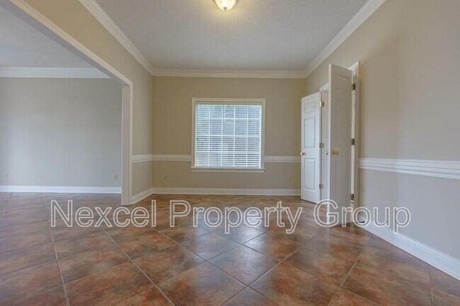 Building Photo - 4375 Big Horn Dr S