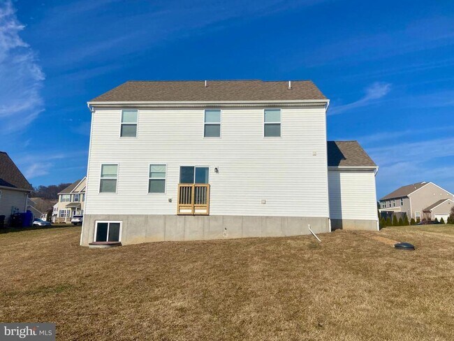 Building Photo - 27 E Imperial Dr