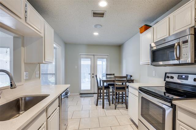 Building Photo - 4204 Glen Hollow Cir