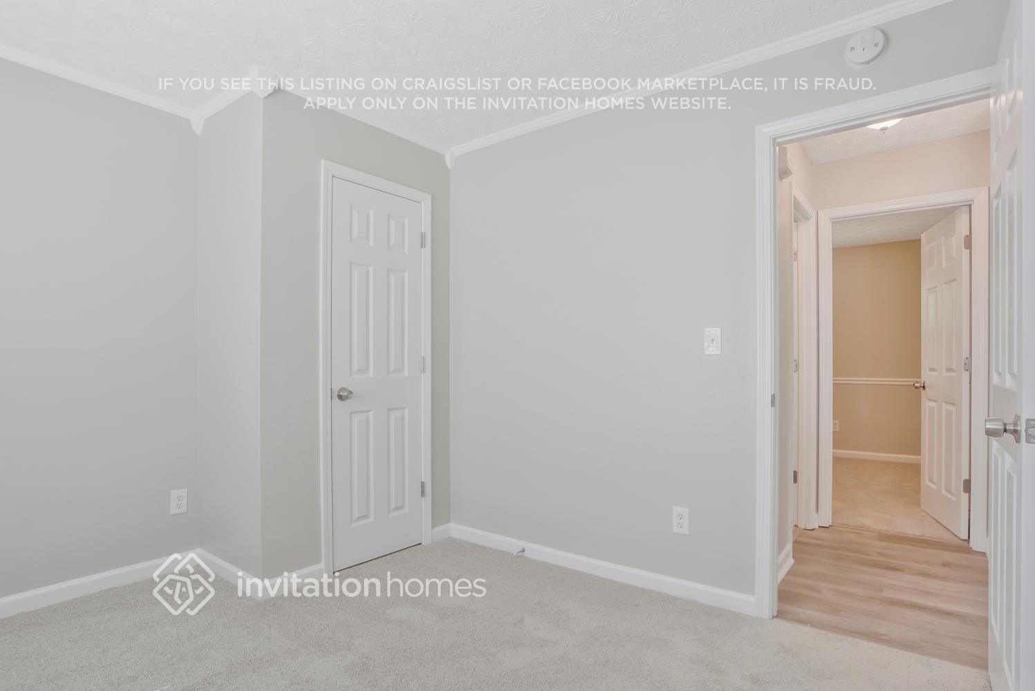 Building Photo - 301 Willow Ln