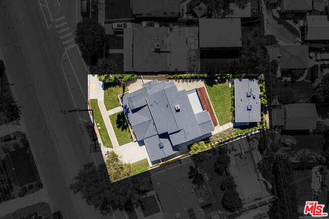 Building Photo - 4963 N Clybourn Ave