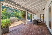 Building Photo - 818 Solana Dr