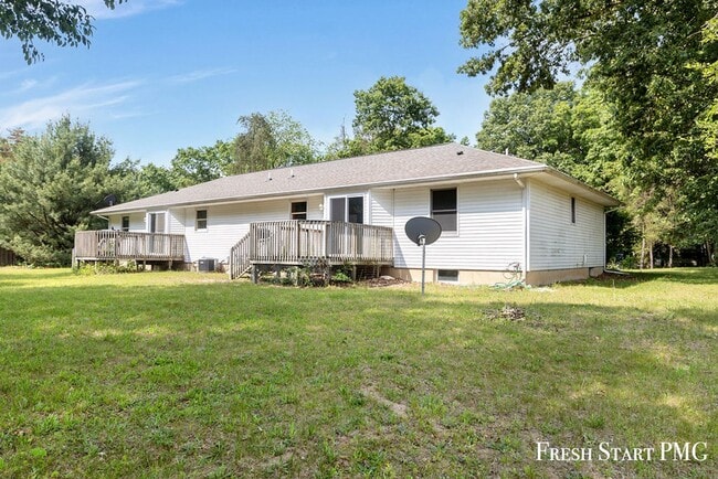 Building Photo - 218-220 Pine Ridge Rd