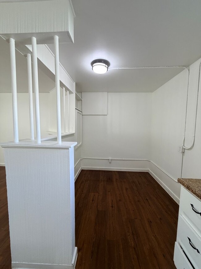 Building Photo - 800 Locust St