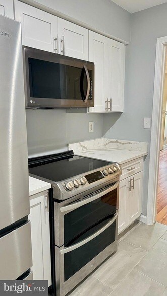 Building Photo - 3010 New Oak Ln