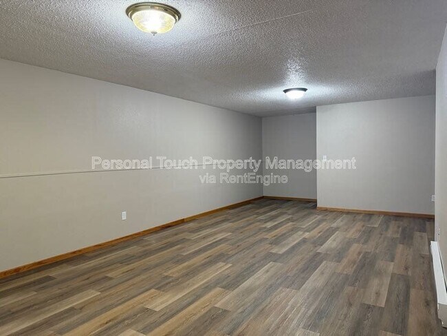 Building Photo - 2736-33 1/2 33 1/2 Ave S