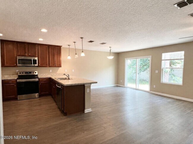 Building Photo - 12168 Biarritz St