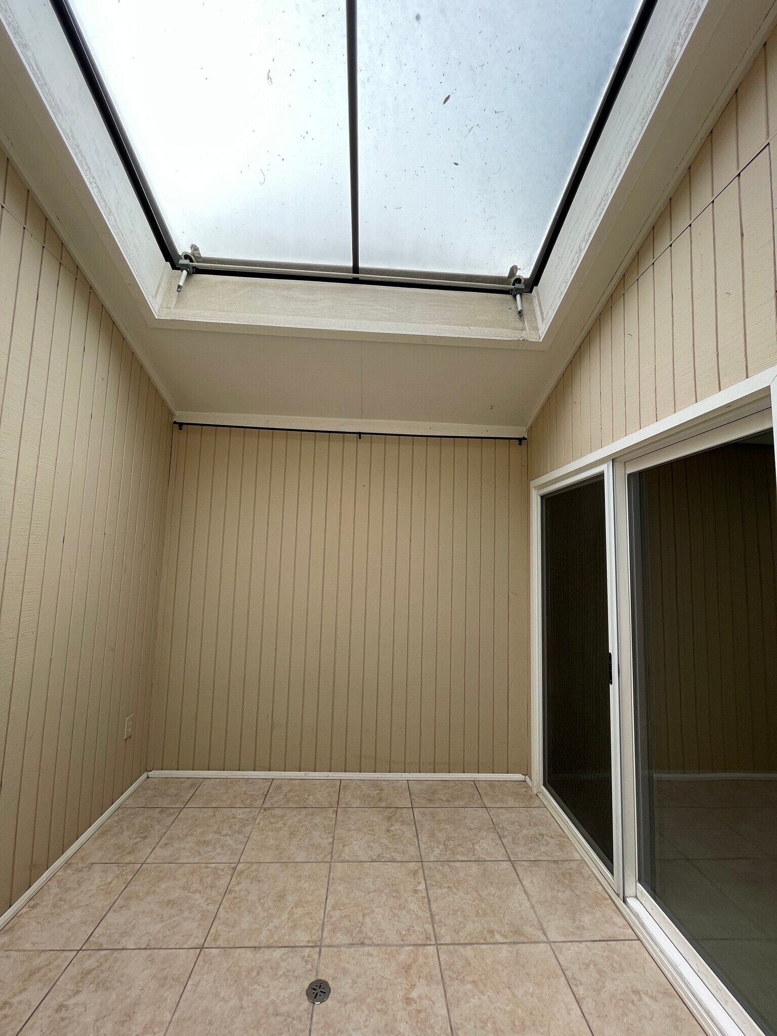 Building Photo - 2802 Cazadero Dr