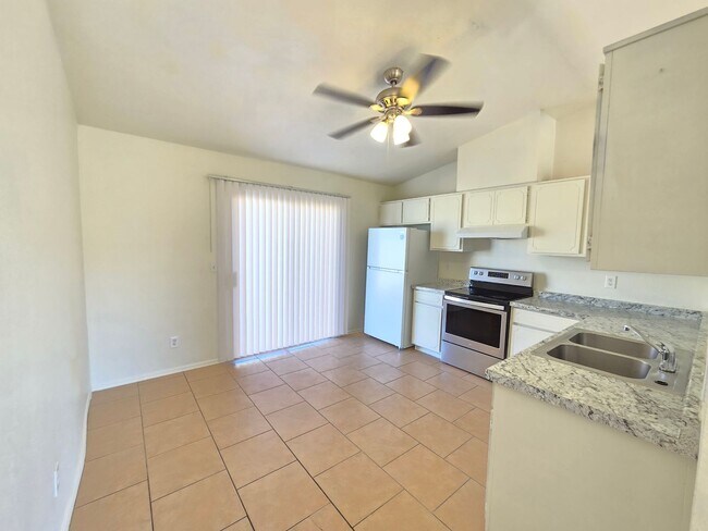 Building Photo - 2 Bed 1 Bath Spacious Apartment in Mesa
