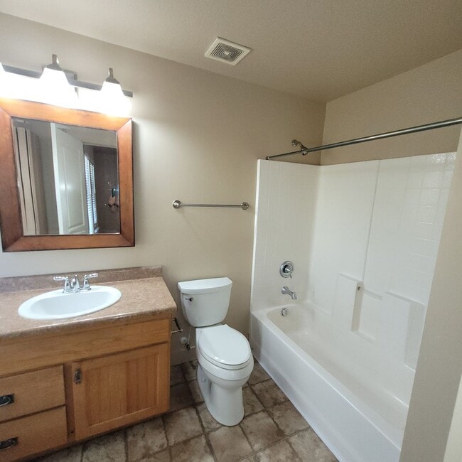 Building Photo - Heber Ranch Landing Condo