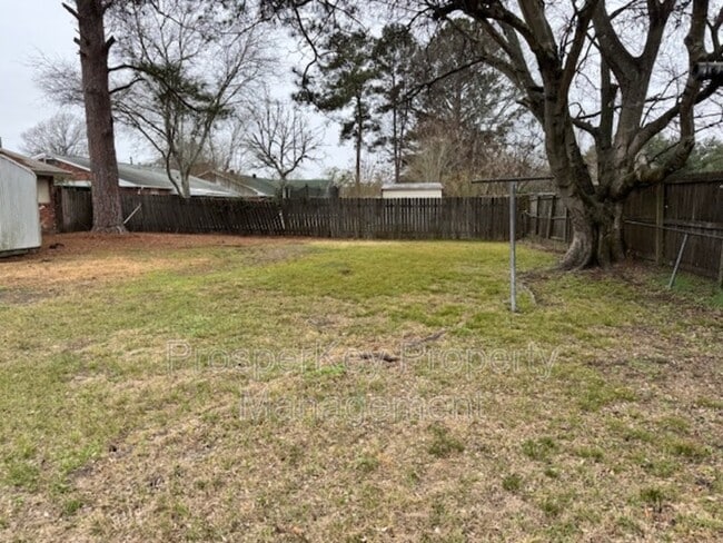 Building Photo - 3021 Emory St