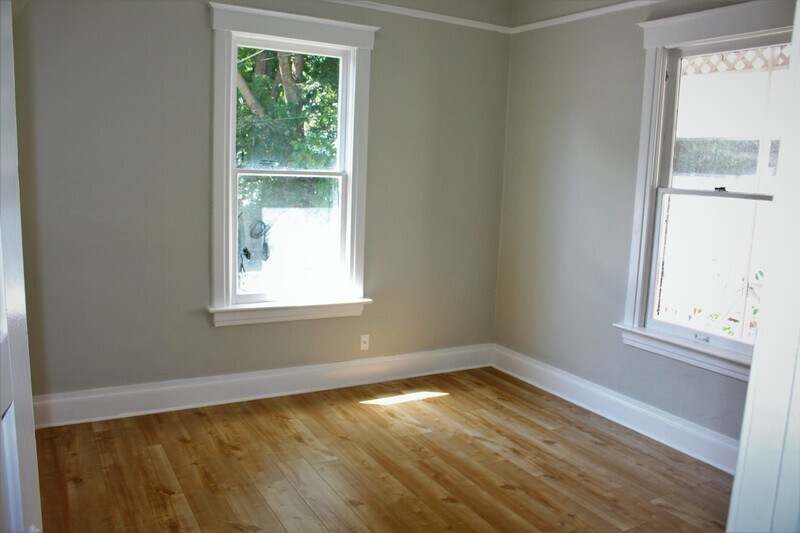 Building Photo - 932 S 900 E