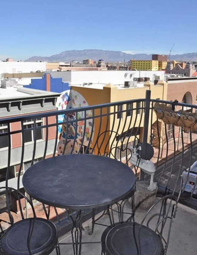 Building Photo - Gold Street Condo 4th Floor 2/bd 2/ba