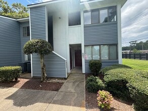Building Photo - 2 Bedroom, 2 Bath Condo in Virginia Beach
