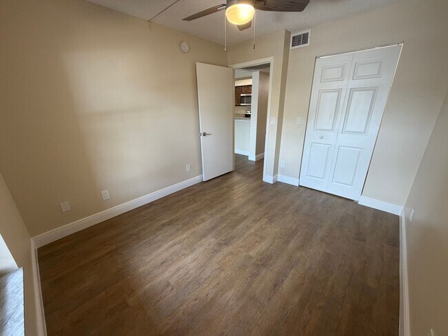 Building Photo - 5321 Summerlin Woods Dr