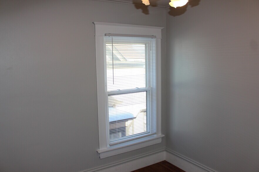 Bedroom 1. - 1516 Thurston Ave