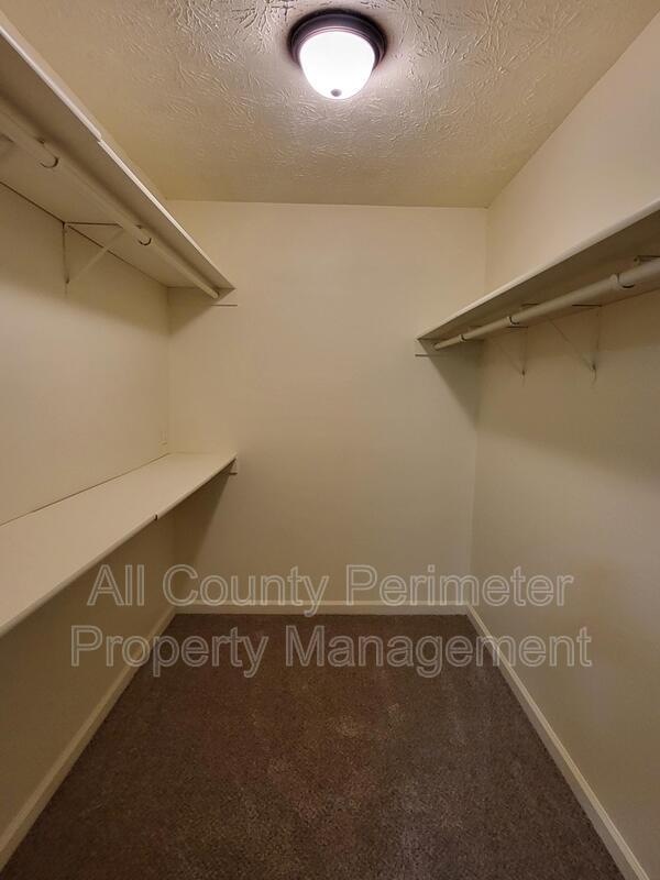 Building Photo - 1920 Shoreline Trace SW