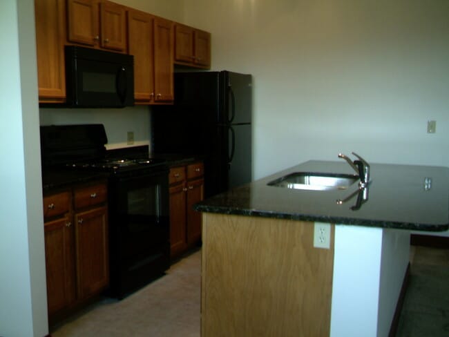 Building Photo - Washington Tower - Office Space or Luxury Apartments Available