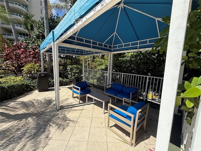 Building Photo - 3340 NE 190th St