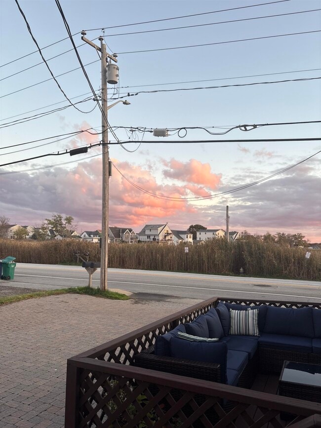 Building Photo - 518 High St