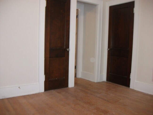 Building Photo - 341-43 Roosevelt Ave