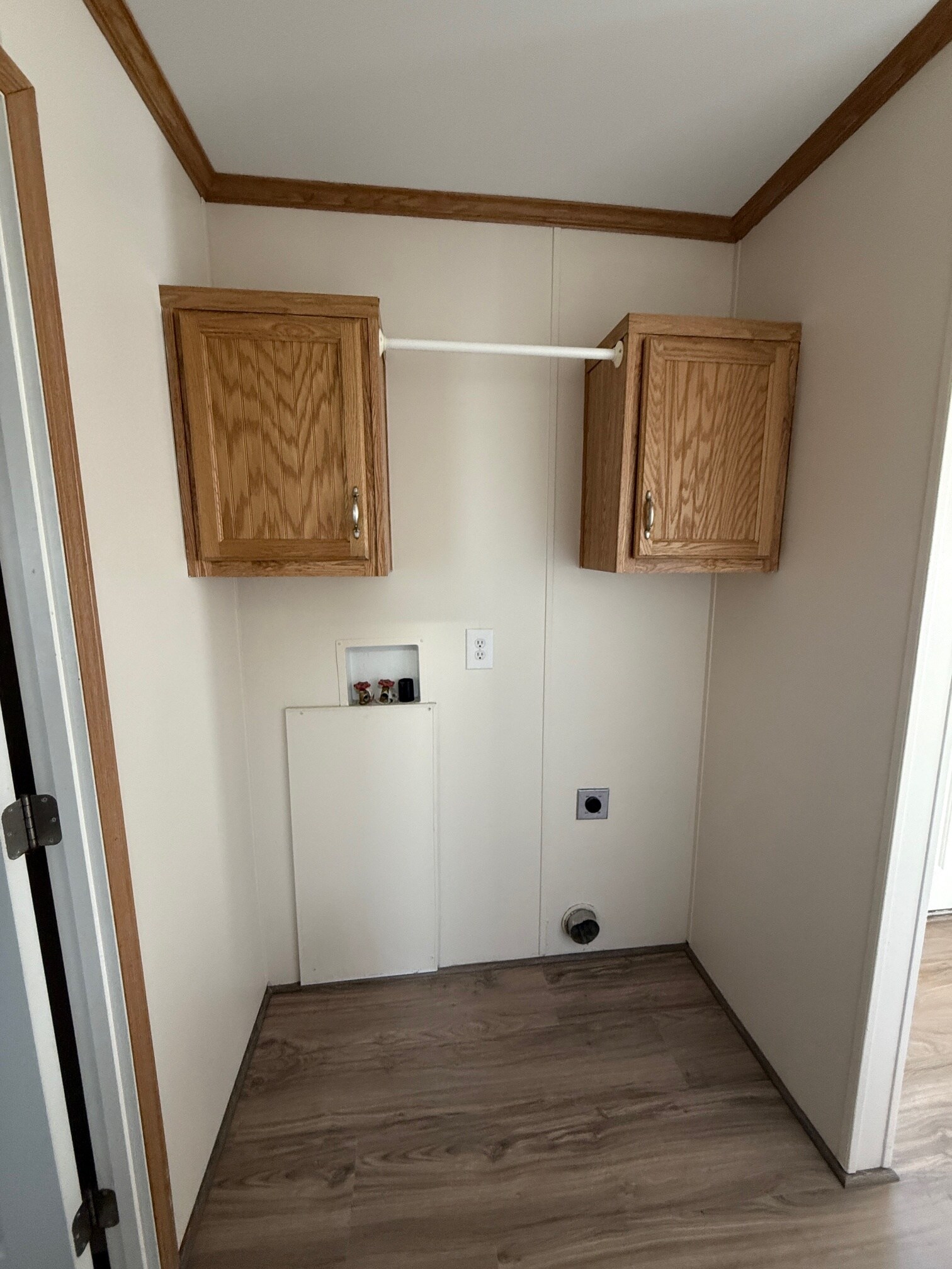 Building Photo - 48 Finch St