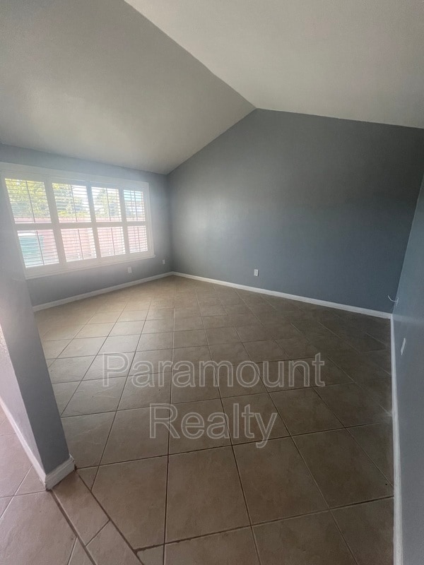 Building Photo - 974 Coral Dr