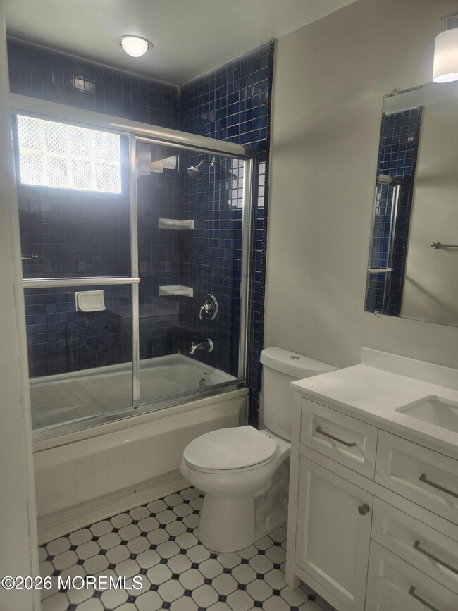 Building Photo - 361 Constitution Dr