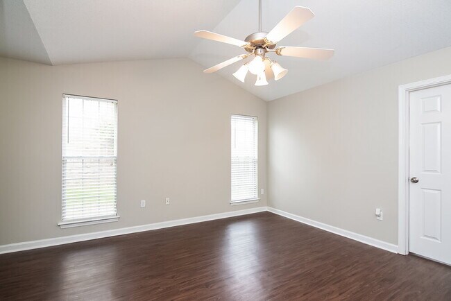 Building Photo - 748 Northwood West Cove